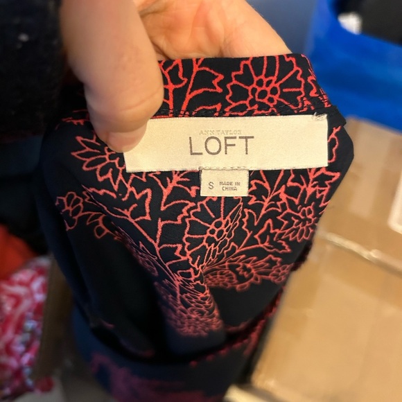 Loft Navy Blue Floral Short Sleeve Flowy Blouse - Picture 3 of 3